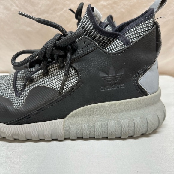 Men’s Adidas Gray and Black Tubular x High Cut Tennis Shoes Size 9 - Picture 9 of 16